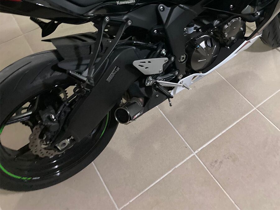 Ponteira de escapamento inox semi-direta com escudo Kawasaki Ninja